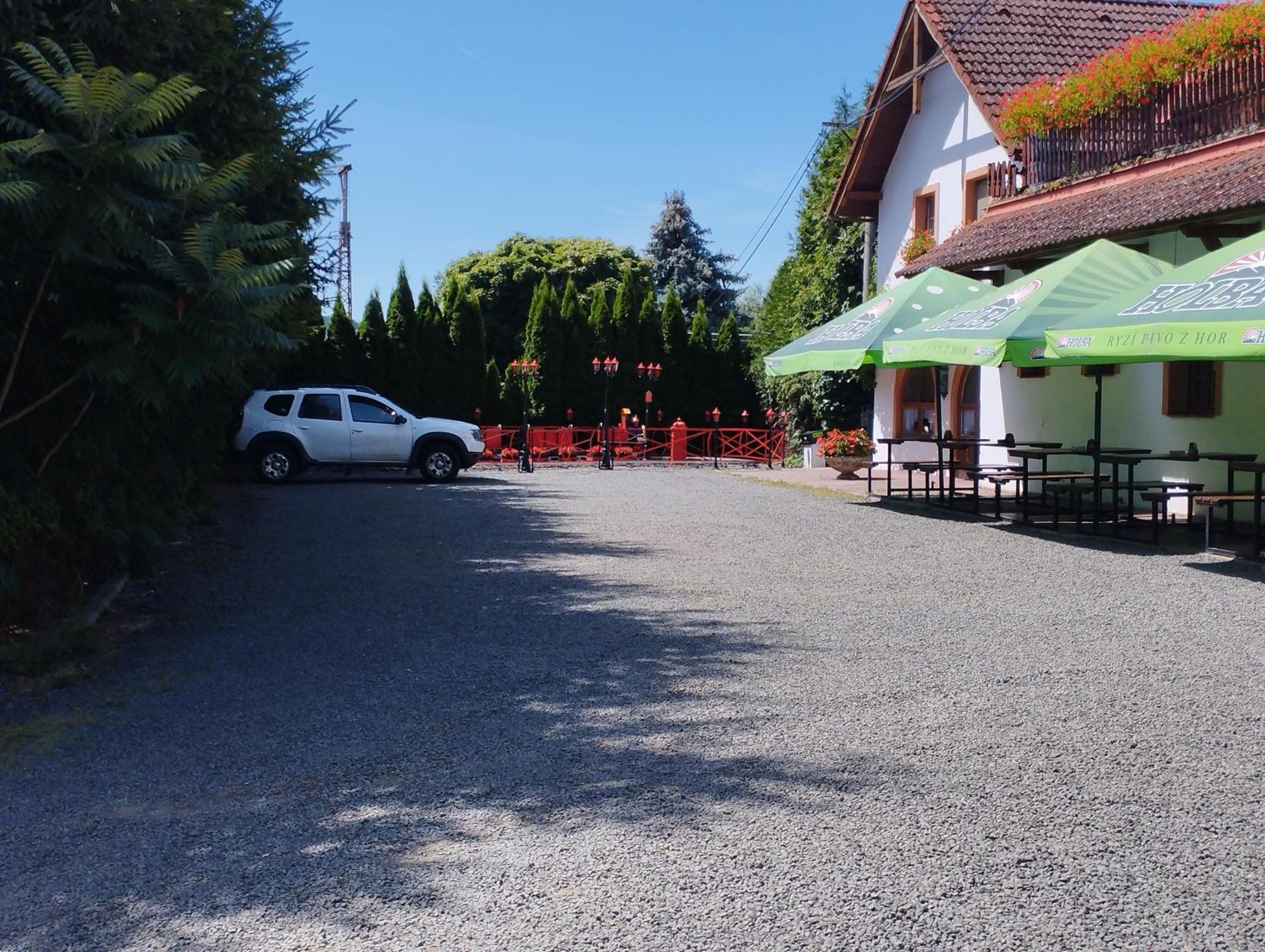 Penzion Restaurace U Helferu Libun Exterior photo